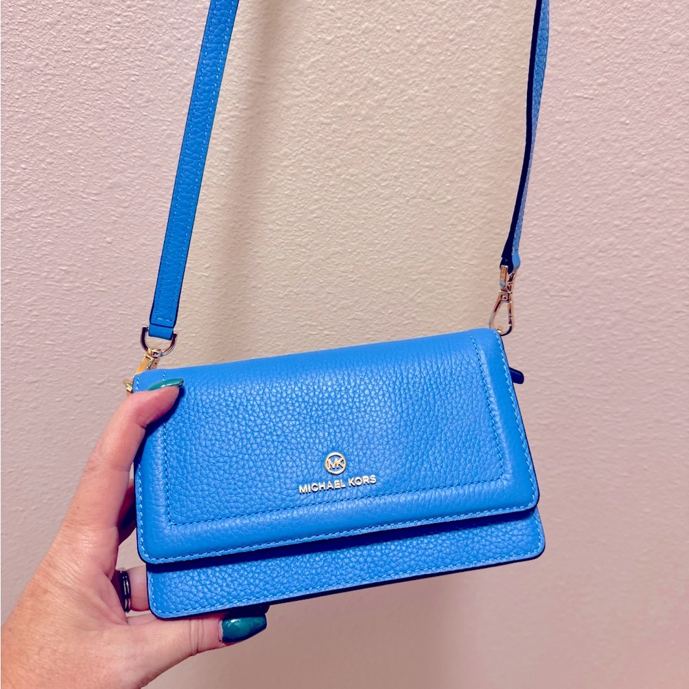 Michael Kors  Jet Set Small Pebbled Leather Smartphone Convertible Crossbody Bag